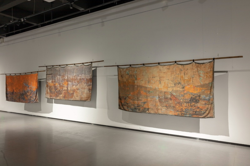 15颜景亮 《帆起帆落》 1500cm×3000cm×3 挂毯 2023 .jpg
